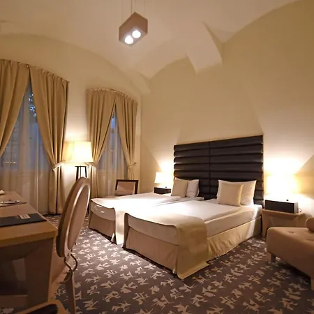 Hotel Buda Castle 4*