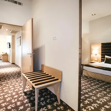 Hotel Buda Castle 4*