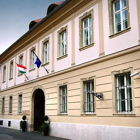 Hotel Buda Castle 4*