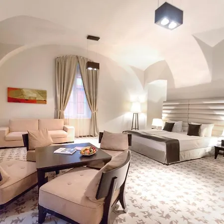 Hotel Buda Castle 4*